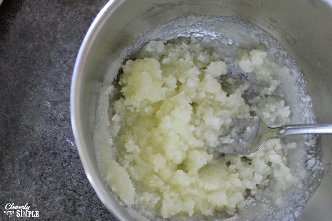 how to make homemade sugar scrub with essential oils