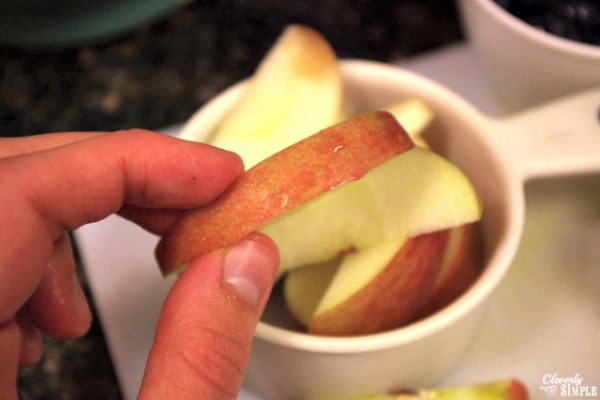 How thick apples should be when slicing for fruit crisp