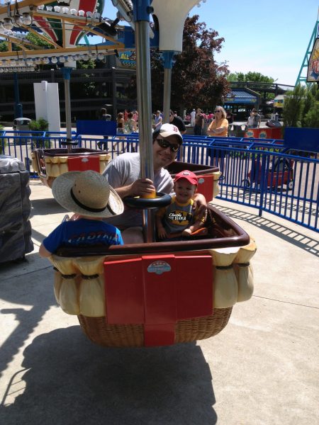 kids playing at cedar point