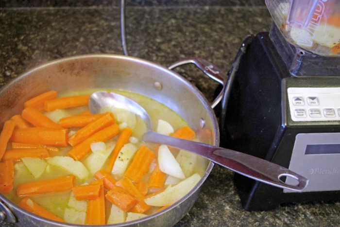 how to make carrot bisque