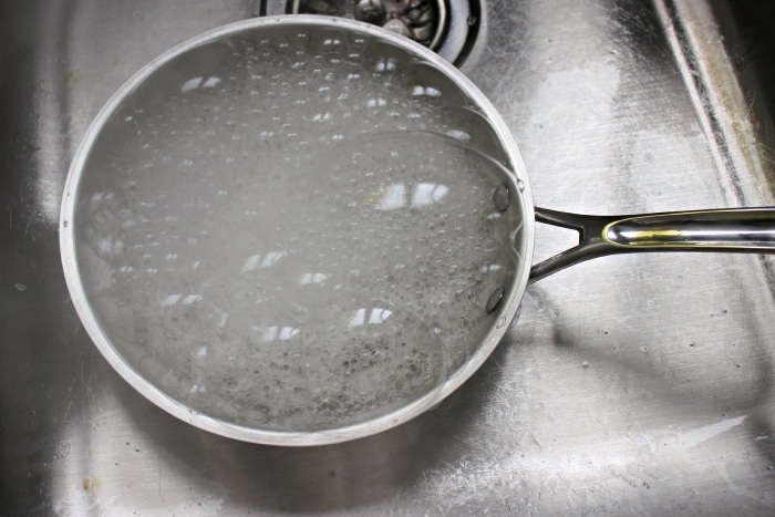 bubble with baking soda when trying to clean burnt pan