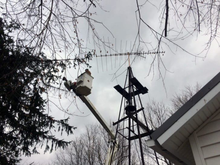 farmhouse-renovation-week-19-outside-tv-antenna