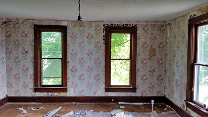 farmhouse-bedroom-renovation-before-1