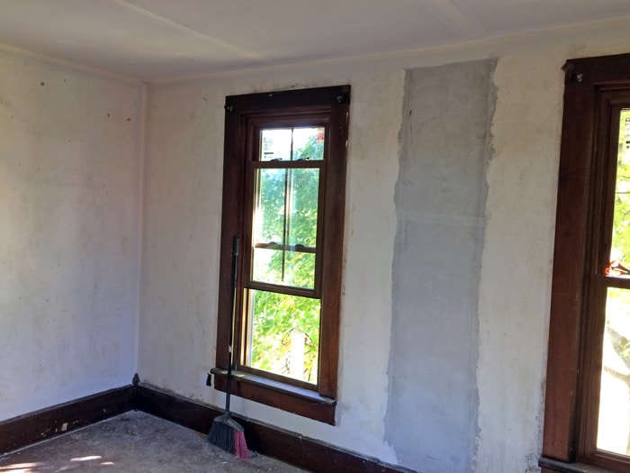 farmhouse-bedroom-renovation-before-14