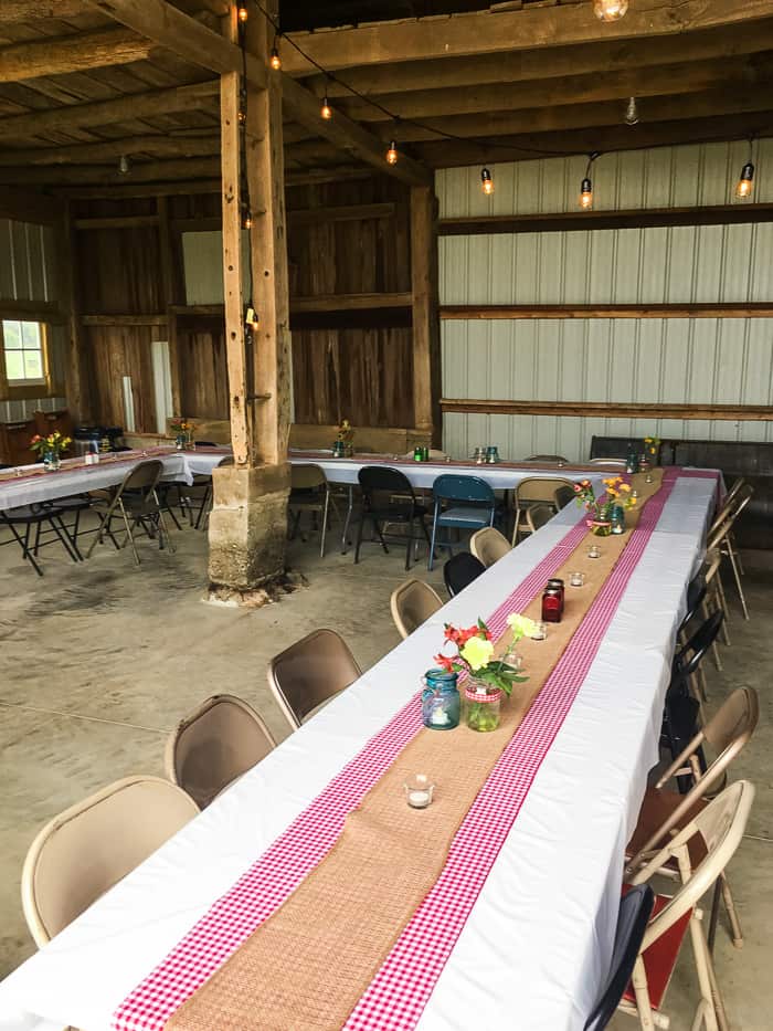 barn party decorations