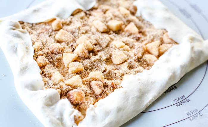how to fill apple strudel