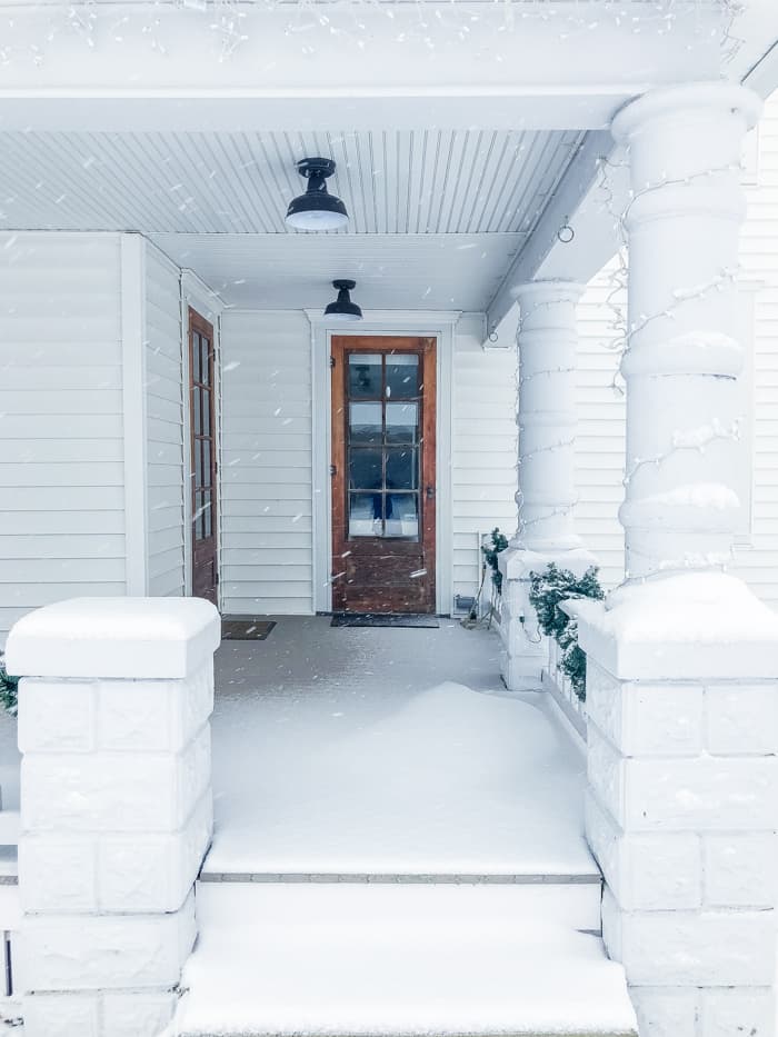 farmhouse in snow
