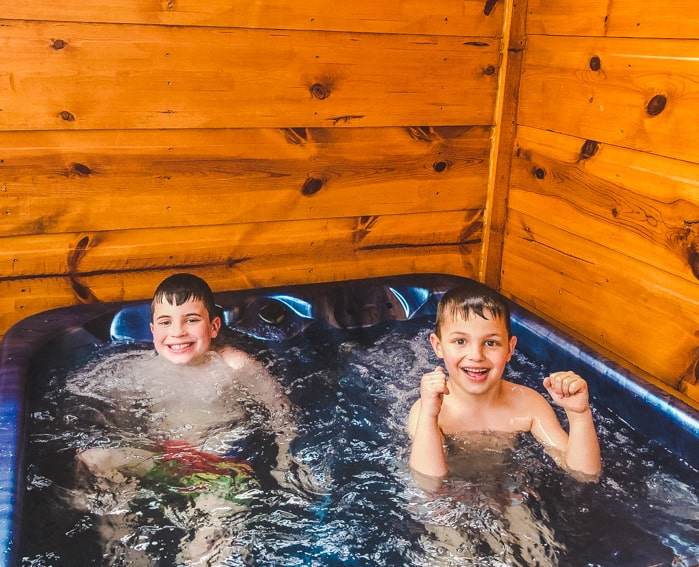 hot tub gatlinburg falls resort cabin