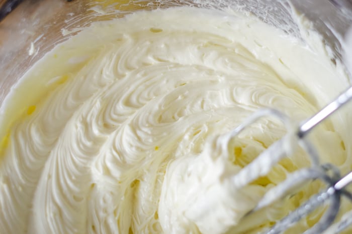 smooth lemon cream cheese frosting