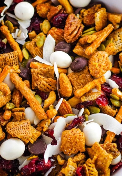 caramel chex mix in bowl