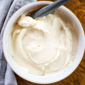 vanilla frosting in bowl