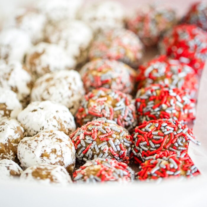 Rum Balls Recipe (Easy 5Ingredient Recipe for the Holidays)