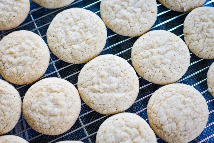 cinnamon cookies on cooling rack